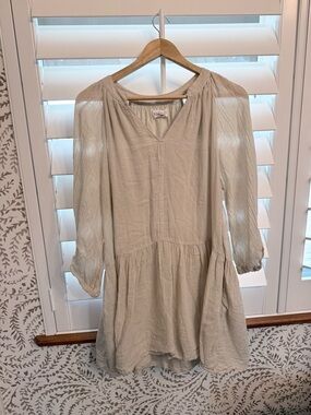 Velvet by Graham & Spencer Cream Tiered V-Neck Mini Dress